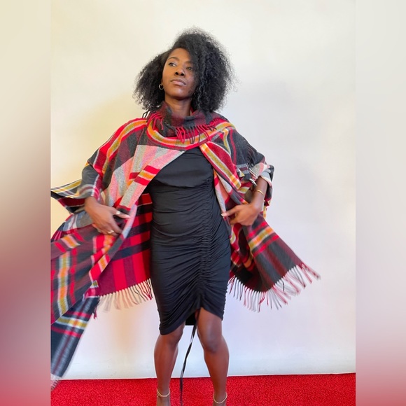 Vivienne Westwood BRAND NEW AW16 PONCHO WITH SCARVES attached Red Tartan - Picture 12 of 15